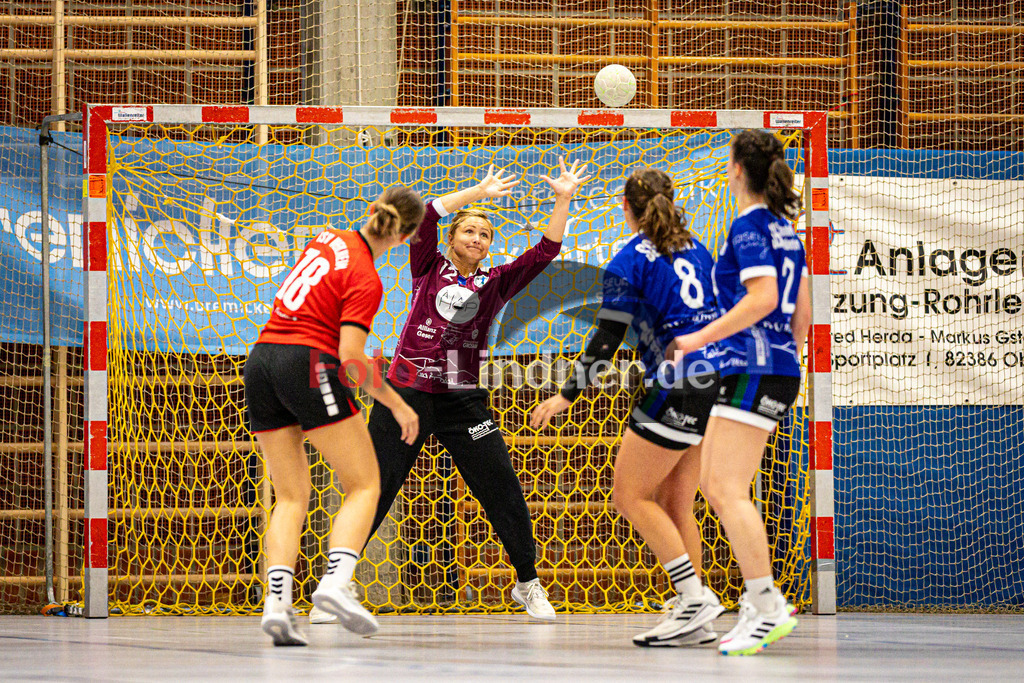 TSV Weilheim gegen SG Biessenhofen-Marktoberdorf | Handball Bezirksoberliga Frauen Alpenvorland 2024/25, TSV Weilheim gegen SG Biessenhofen-Marktoberdorf, 20250412,Tor Aileen HÄUBER (TSV Weilheim 18),2025-04-12 in Weilheim (Weilheim, Am Hardt), Aileen HÄUBER (TSV Weilheim 18), Jasmin OSTENRIEDER (SG Biessenhofen-Marktoberdorf 12)Copyright: WolfgangxLindner www.foto-lindner.de
