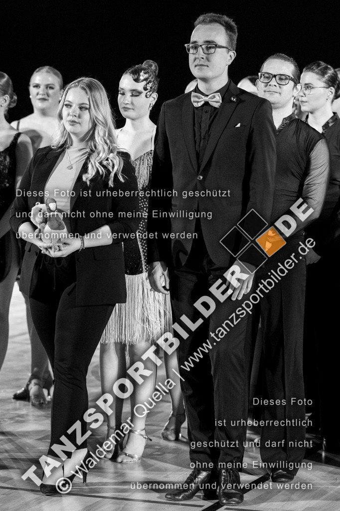 20250503-01165 | Hier finden Sie Tanz Bilder vom Latein und Standard Formationen tanzen. Sportbilder vom Tanzsport. Schöne Fotos und von Weltmeisterschaft, Europameisterschaft, Bundesliga, Regionalliga, Oberliga und Landesliga sowie von GOC Stuttgart, DanceComp, WM Bremen