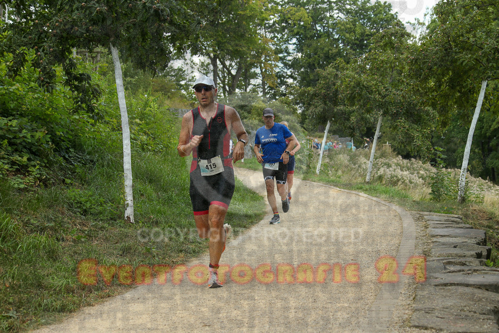 250824_1353_EX1_4157 | Sportfotografie im Rhein-Sieg Kreis, Köln, Bonn, NRW, Rheinland Pfalz, Hessen, etc. Unser Tätigkeitsfeld umfasst den Laufsport vom Volkslauf über den Marathon, Duathlon, Triathon bis zum Ultralauf wie Kölnpfad Ultra oder Schindertrail.