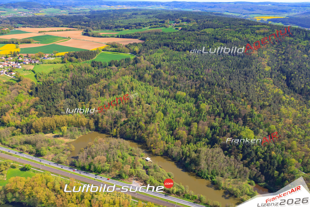 Die Luftaufnahme der Stadt Michelau in Oberfranken wurde 2017 vom Flugzeug heraus erstellt ( keine Drohne )- hohe Auflösung für beste Qualität