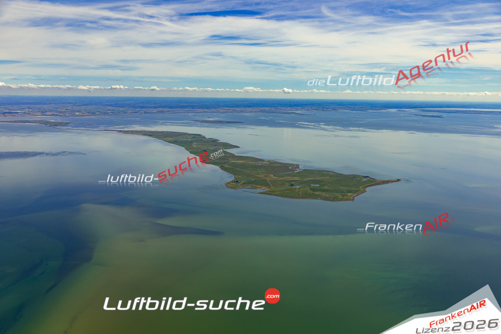 Das Luftbild der Stadt Langeneß wurde 2022 vom Flugzeug heraus erstellt (keine Drohnen-Aufnahmen) Aufnahmehöhe ca.450 Meter- hohe Bildauflösung und Druck-Qualität. Garantiert!
