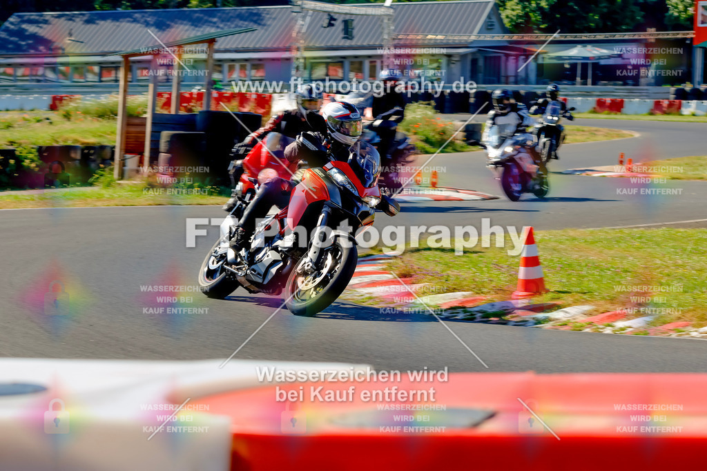 _MOT8782 | Hier findet Ihr Bilder von Touristenfahrten auf der Nürburgring Nordschleife oder von anderen Veranstaltungen die ich besucht habe. Viel Spass beim Durch Schauen 