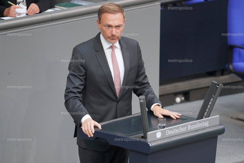 Christian Lindner (8) | Metropolico