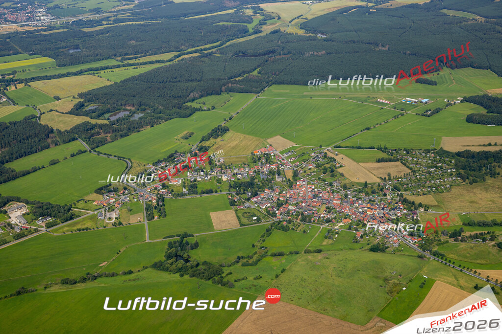 Das Luftbild zeigt : Pennewitz Ilmenau - Die Luftaufnahme wurde 2024 vom UL-Flugzeug aus erstellt ( keine Drohne ) - Hochauflösende Luftaufnahme - Für grossformatige Ausdrucke geeignet. Die Geschenkidee !Mit Lizenz und Bildrechte bestellbar