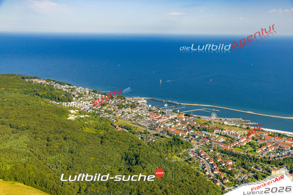 Stadt Sassnitz von Oben- Die Luftaufnahme wurde 2025 vom UL-Flugzeug heraus erstellt ( keine Drohnenaufnahme ) - Hochauflösende Luftaufnahme - für Wandbilder und großformatige Ausdrucke geeignet. Das besondere Geschenk!Hier alle&nbsp;Infos zur Lizenzierung der LuftaufnahmeWir fliegen auch dieses Jahr wieder in Ihre Region um Luftbilder zu erstellen.- Luftbild anfragen