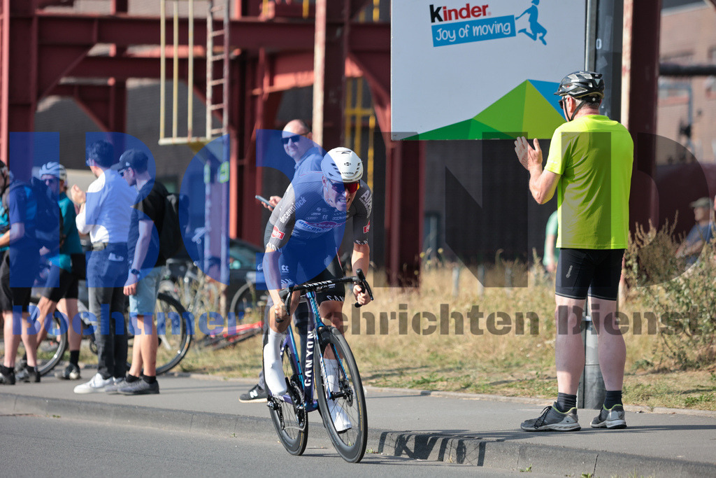 SES_DEUTOU20250820-113 | bond - Realisiert mit Pictrs.com