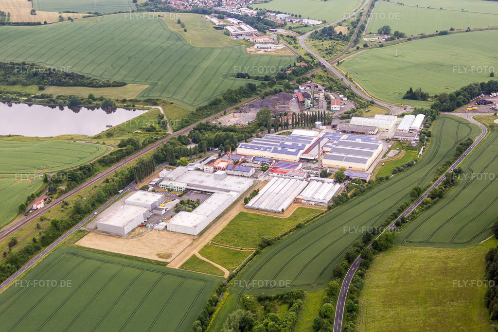 Luftbild: Gewerbegebiet und Firmenansiedlung mit Kündig Nahrungsmittel GmbH & Co. KG in Ritschenhausen im Bundesland Thüringen in Deutschland. Foto: IMG_089900.jpg vom 11.06.2016 durch Werner Riehm/FLY-FOTO.de