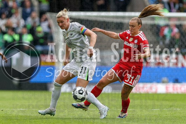 14.05.2026, GER, Fussball, Frauen, DFB-Pokal, Finale, Saison 2025/2026, VfL Wolfsburg - FC Bayern München | Alexandra Popp (Wolfsburg) und Gerogia Stanway (Bayern) im Kampf um den Ball