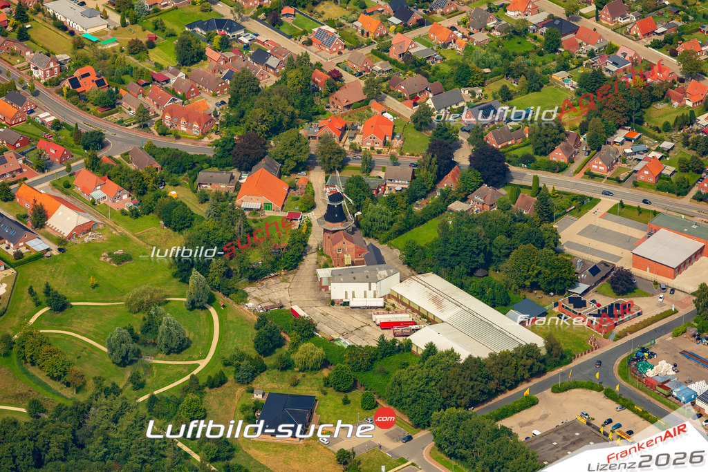 Windmühle Bunde Bild- Das Luftbild wurde 2025 vom UL-Flugzeug heraus erstellt ( keine Drohne bzw. Drohnenaufnahme ) - Hochauflösende Luftaufnahme -Nicht vergleichbar mit Google Maps oder Satelittenbilder- Die Geschenkidee !Mit Lizenz und Bildrechte bestellbar - CC