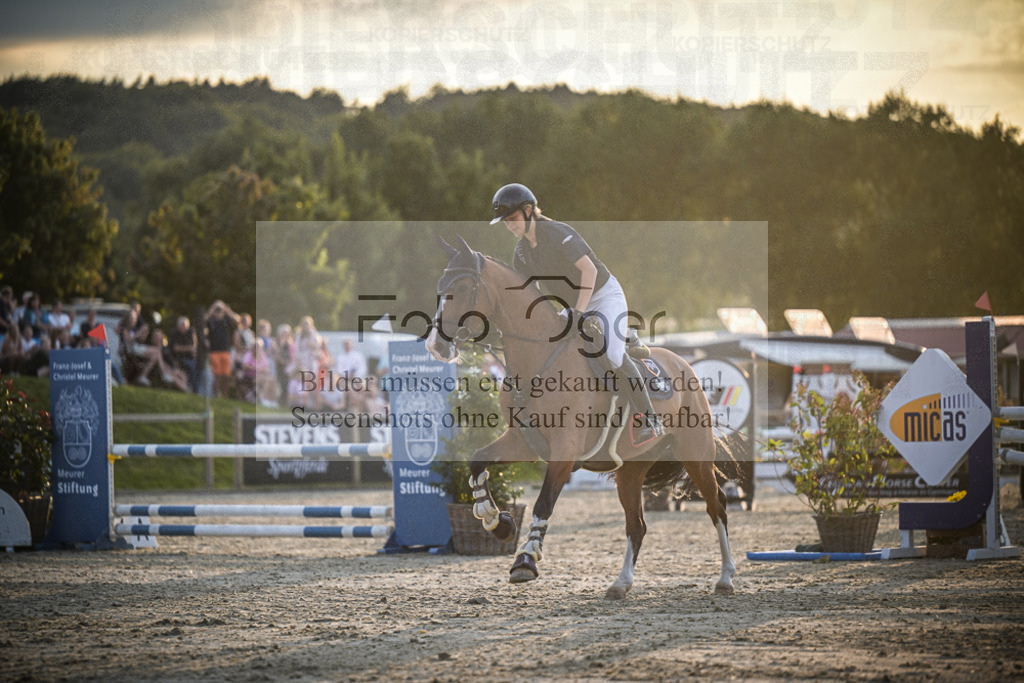 DOS_1161 | Entdecke hochwertige Reitturnierfotos von Foto Oger. Professionell, emotional und authentisch – jetzt Lieblingsmomente im Shop bestellen.Deutschlandweite Turnierfotografie. - Realisiert mit Pictrs.com