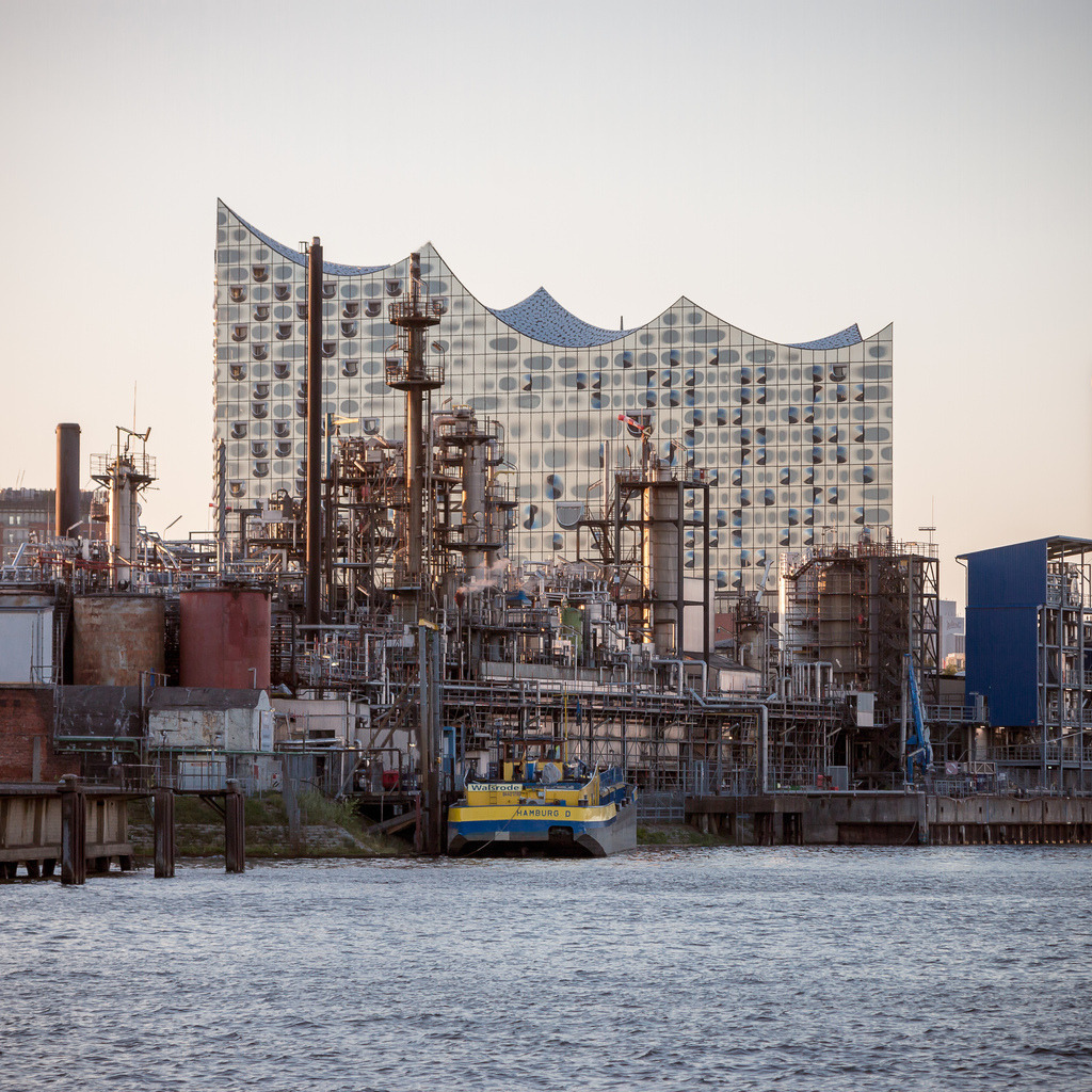 Alternativer Blick auf die Elbphilharmonie 02 | Durch die Stadt gehen, als wohnte man woanders. Fotografie, subjektiver Urbanismus und aktiver Müßiggang. - Realisiert mit Pictrs.com