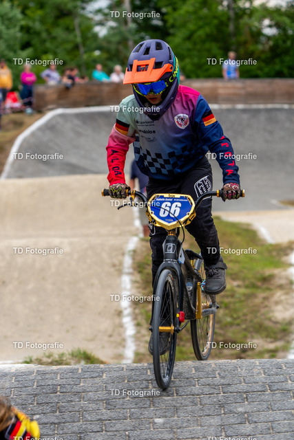 BayBMX2026-06198 | Fotogalerie von Thomas Dettweiler mit Eventbildern und lizenzfreien Fotos. Perfekt als Wandbild, für Büro, Website oder private Nutzung. - Realisiert mit Pictrs.com