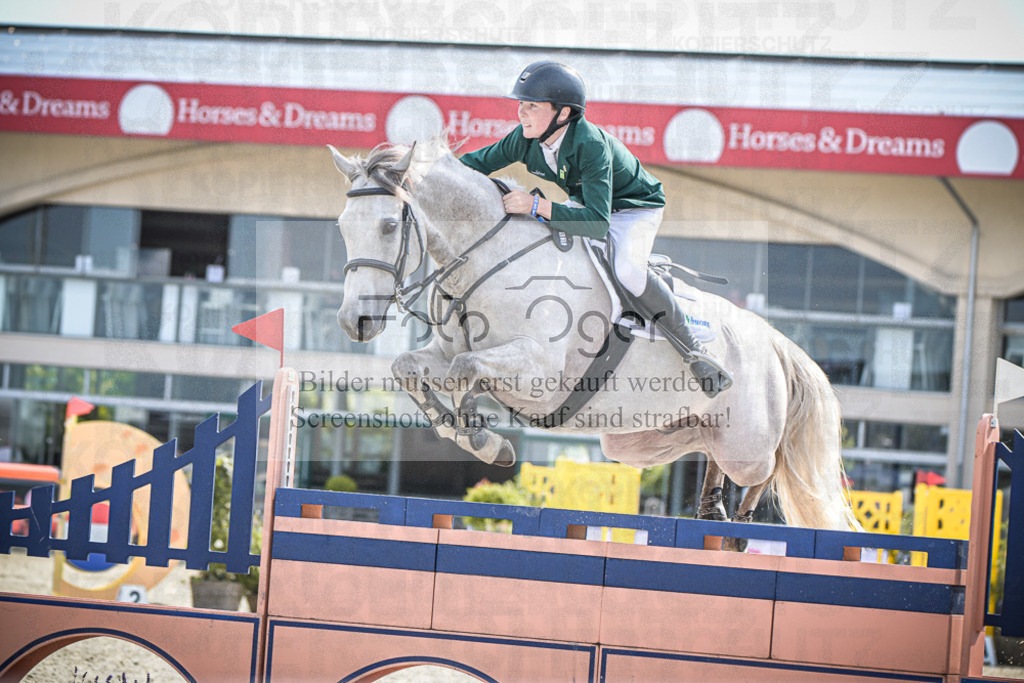DOS_9873 | Entdecke hochwertige Reitturnierfotos von Foto Oger. Professionell, emotional und authentisch – jetzt Lieblingsmomente im Shop bestellen.Deutschlandweite Turnierfotografie. - Realisiert mit Pictrs.com