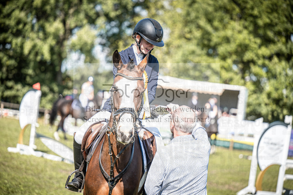 Z63_0009 | Entdecke hochwertige Reitturnierfotos von Foto Oger. Professionell, emotional und authentisch – jetzt Lieblingsmomente im Shop bestellen.Deutschlandweite Turnierfotografie. - Realisiert mit Pictrs.com