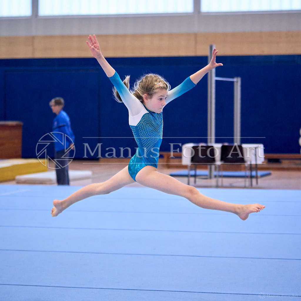 2024-10-06-3-C-DSC02077 | Professionelle Sportfotografie in Hamburg, Schleswig-Holstein und Niedersachsen – spezialisiert auf Rhönrad, Geräteturnen, Leistungsturnen und rhythmische Sportgymnastik. Bundesweite Begleitung von Rhönrad-Events. Jetzt Sport-Fotos - Realisiert mit Pictrs.com