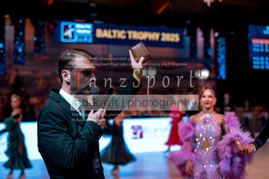 20251214_Baltic-Trophy_2516-2 | Tanzsportbilder, Standardtanz, Lateintanz, WDSF, DTV, LTVB, dancecomp, goc, hessen tanzt, blaues band der spree, walzer, tango, wiener walzer, slowfox, quickstepp, samba, rumba, cha-cha-cha, paso doble. jive, hd-kroft photography, turniertanzsport