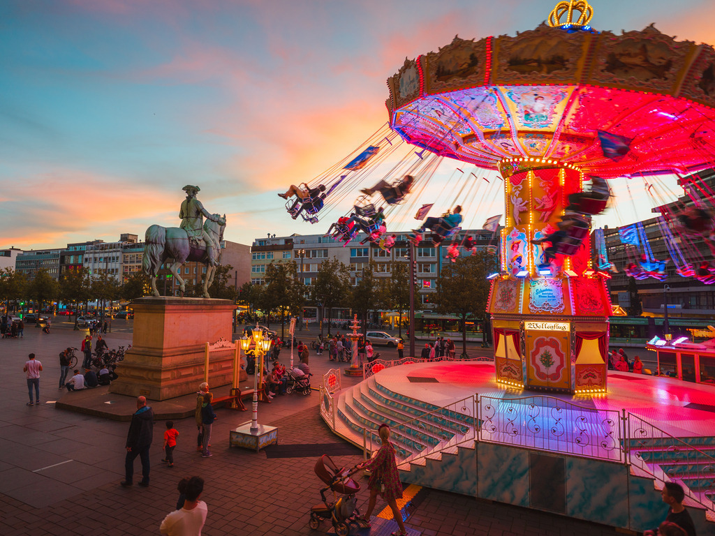 FriederikeFuchs_Schloss.jpg3 | Entdecke exklusive Fotokunst aus Braunschweig: Bildband, Leinwände, Postkarten, Kalender, digitale Downloads & Bildlizenzen. Jetzt im offiziellen Beautiful Braunschweig Shop! - Realisiert mit Pictrs.com