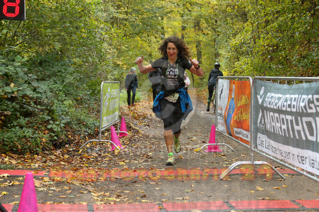 251026_1359_EX1_4069 | Sportfotografie im Rhein-Sieg Kreis, Köln, Bonn, NRW, Rheinland Pfalz, Hessen, etc. Unser Tätigkeitsfeld umfasst den Laufsport vom Volkslauf über den Marathon, Duathlon, Triathon bis zum Ultralauf wie Kölnpfad Ultra oder Schindertrail.