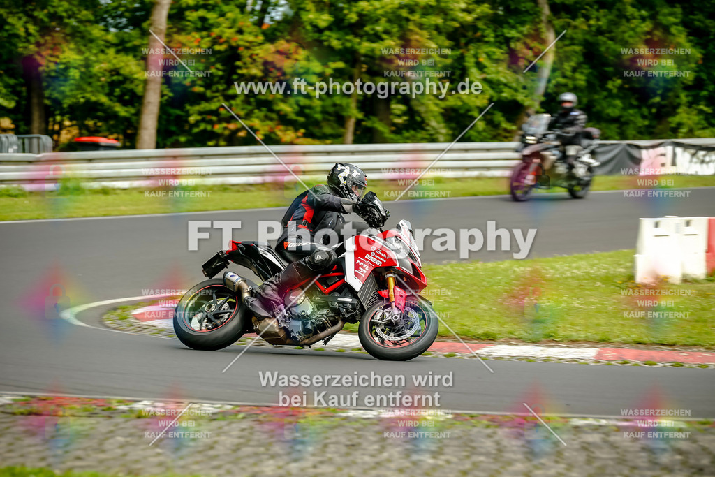 VBK-4340 | Hier findet Ihr Bilder von Touristenfahrten auf der Nürburgring Nordschleife oder von anderen Veranstaltungen die ich besucht habe. Viel Spass beim Durch Schauen 