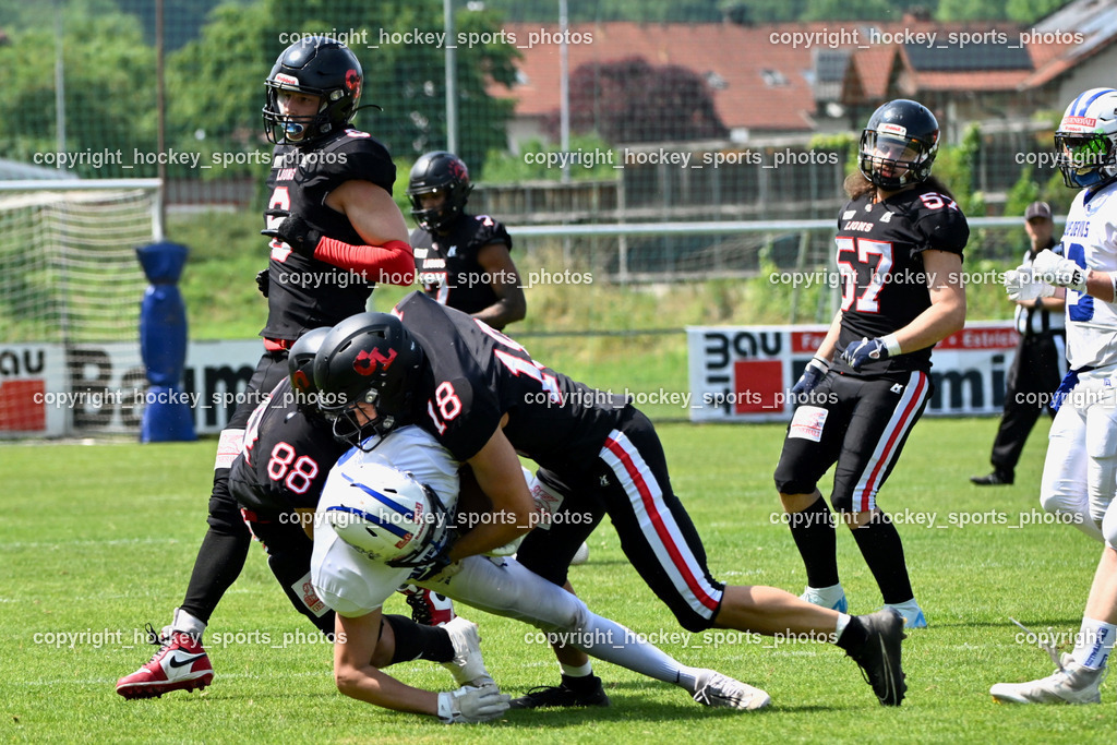 Carinthian Lions vs. Cineplexx Blue Devils | #88##18 Knees Felix Carinthian Lion, #57 Colovic Blagota Carinthian Lion, Carinthian Lions vs. Cineplexx Blue Devils, Carinthian Lions vs. Cineplexx Blue Devils am 09.06.2025 in Klagenfurt (ASV Sportplatz), Austria, (Photo by Bernd Stefan)