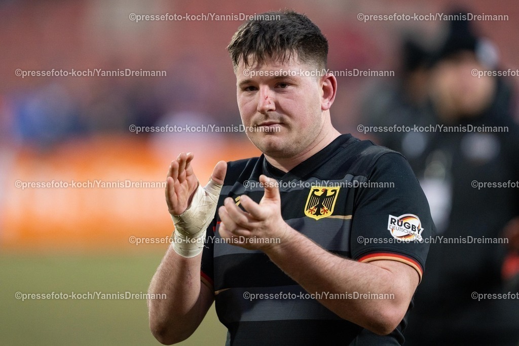 YDR1602250101058 | 16.02.2025, xydrx, Rugby Europe Championship, Deutschland - Belgien, 15er Männer, Auestadion Kassel: Andrew Reintges (Deutschland #16) nach Spielende enttäuscht