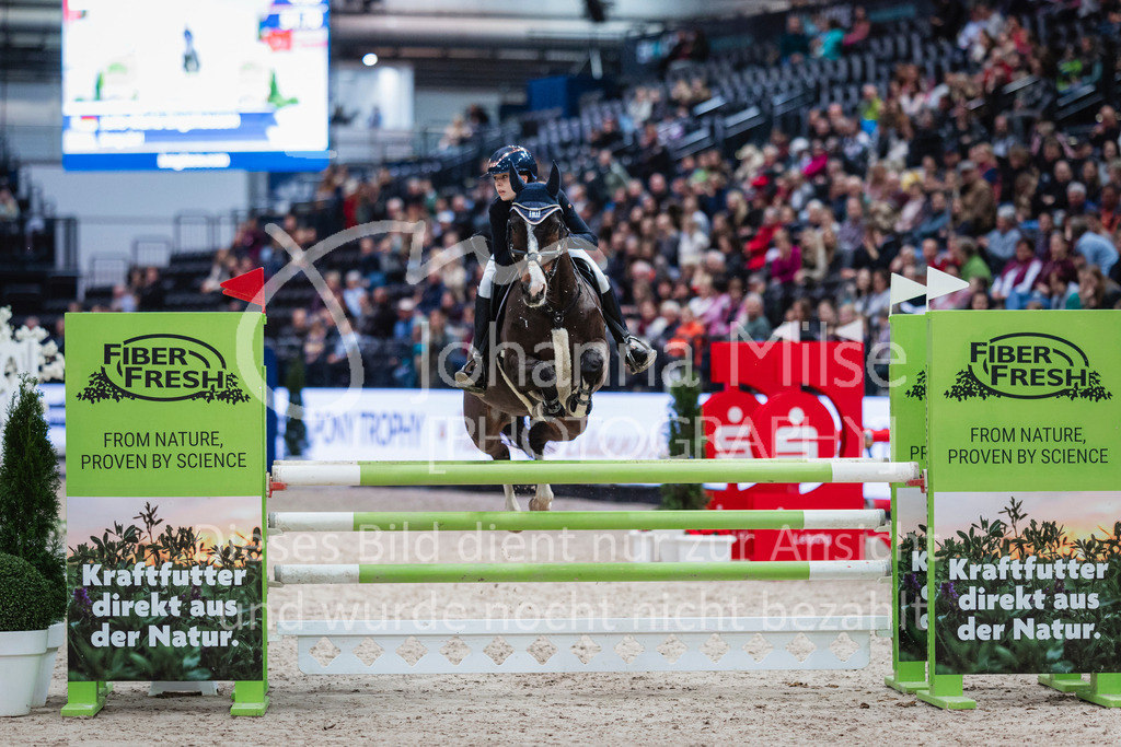 240119_Leipzig_PonyTrophy-600 | Deine schönsten Turniermomente als professionelle Fotos! Entdecke hochwertige Pferdesport-Fotografie im Online-Shop. Jetzt Fotos finden & bestellen!