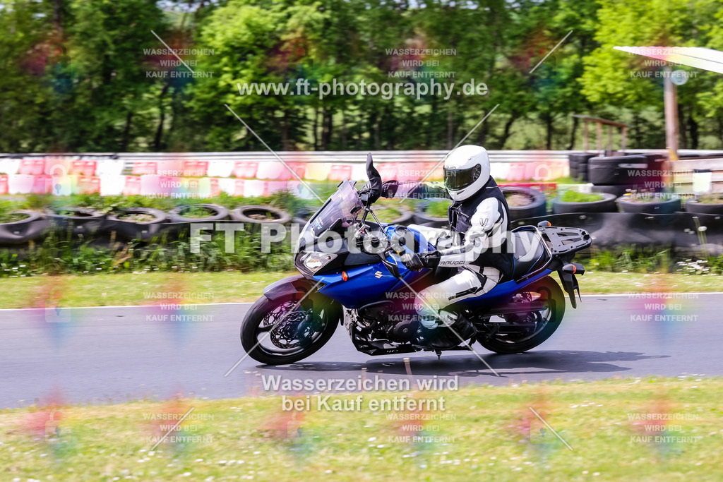 MotoTeamVBK-20703 | Hier findet Ihr Bilder von Touristenfahrten auf der Nürburgring Nordschleife oder von anderen Veranstaltungen die ich besucht habe. Viel Spass beim Durch Schauen 