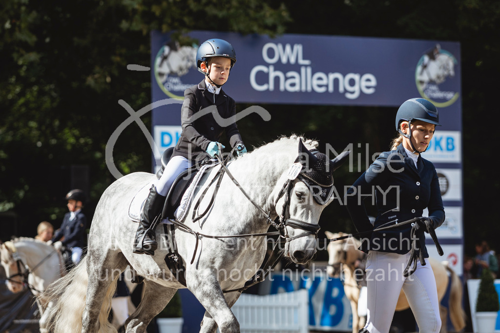 240915_OWLCh_FuehrzuegelWB-636 | Deine schönsten Turniermomente als professionelle Fotos! Entdecke hochwertige Pferdesport-Fotografie im Online-Shop. Jetzt Fotos finden & bestellen!