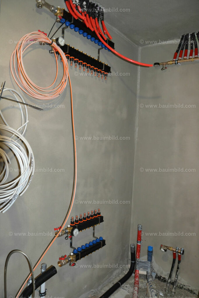 bib-lg16-heizung-0039 | Nach LV-Leistungsgruppen sortierte Detailfotos über den Bau eines Hauses. Alle Hausbau-Bilder direkt vom Urheber und Autor der Website Haus-Selber-Bauen.com