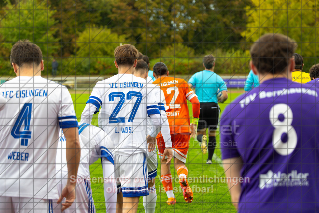 20261010_152744_0236_(c)_by_PhotoPeet | #,1.FC Eislingen (weiß) vs. TSV Bernhausen (lila), Fussball, Landesliga 2 - wfv, 11. Spieltag, Saison 2026/2027, Rasenplatz, Eichbachstation, Haldenstraße, 73054 Eislingen, 10.10.2026 - 15:30 Uhr,Foto: PhotoPeet / Sport- &amp; Eventfotografie / Peter Harich
