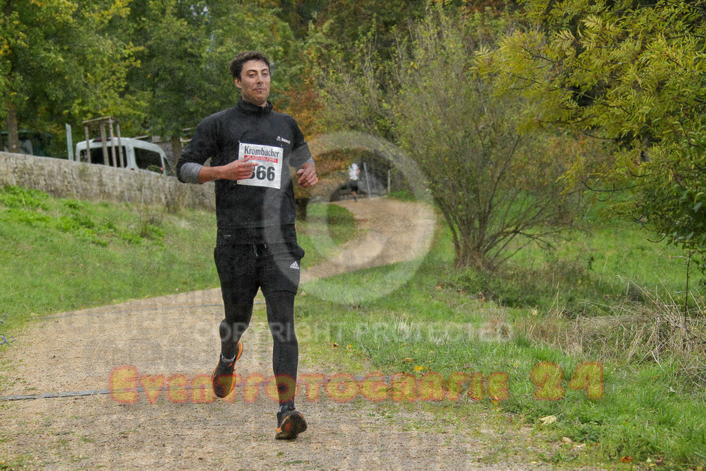 231029_1216_EV4_3427 | Sportfotografie im Rhein-Sieg Kreis, Köln, Bonn, NRW, Rheinland Pfalz, Hessen, etc. Unser Tätigkeitsfeld umfasst den Laufsport vom Volkslauf über den Marathon, Duathlon, Triathon bis zum Ultralauf wie Kölnpfad Ultra oder Schindertrail.