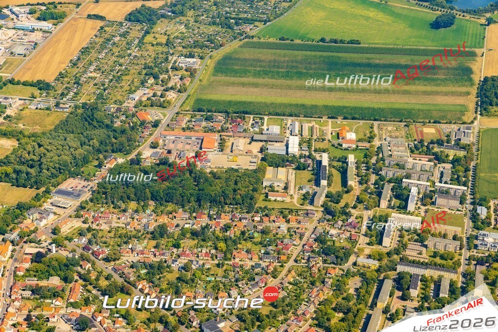 Bild der Stadt Querfurt - Die Luftaufnahme wurde 2025 vom UL-Flugzeug heraus erstellt ( keine Drohne ) - Hochauflösende Luftaufnahme - für professionelle Ausdrucke geeignet. Die Geschenkidee !Hier alle&nbsp;Infos zur Lizenzierung der LuftaufnahmeWir fliegen auch dieses Jahr wieder in Ihre Region um Luftbilder zu erstellen.- Luftbild anfragen