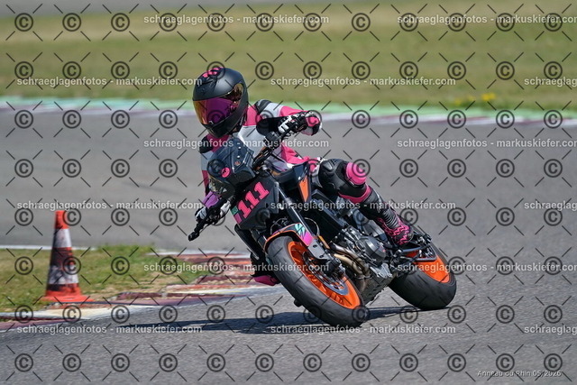 26BT02-1844 | markuskiefer.com - Realisiert mit Pictrs.com