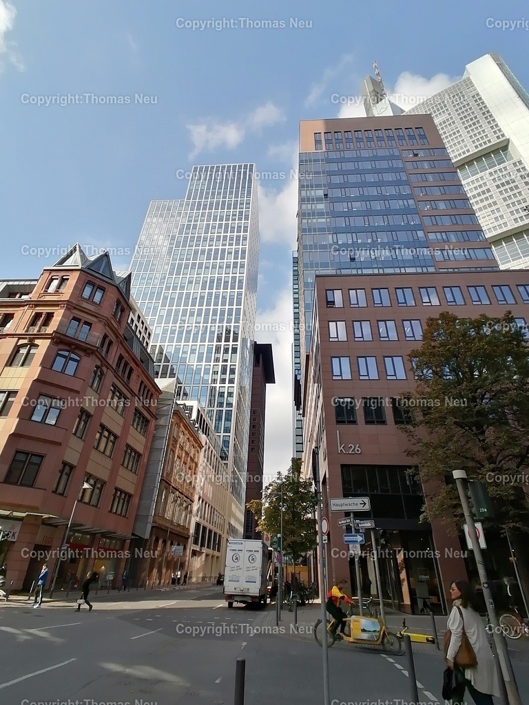 28707443-0008-47E4-A7C3-7187CAC6040D | Stadt der Kontraste, Mainhatten,Frankfurt, Architektur