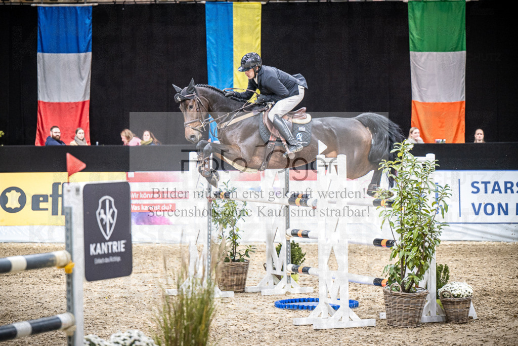 DOS_1500 | Entdecke hochwertige Reitturnierfotos von Foto Oger. Professionell, emotional und authentisch – jetzt Lieblingsmomente im Shop bestellen.Deutschlandweite Turnierfotografie. - Realisiert mit Pictrs.com