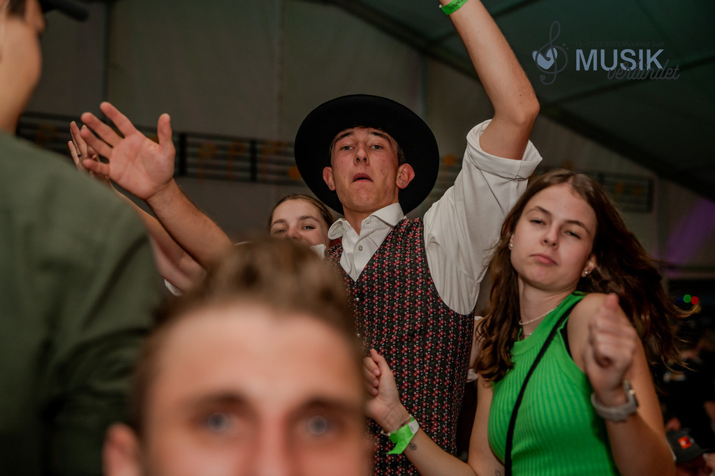 DSC_5183 | "Fussifoto.com – Ihr Ansprechpartner für hochwertige Fotografie! Entdecken Sie kreative Bilder und professionelle Dienstleistungen. Kontaktieren Sie uns für Ihre Projekte!"