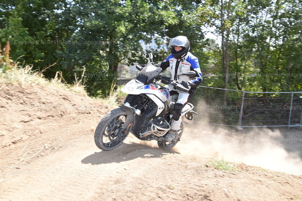 DSC_0229 | Sportfotografie , Motorsport, Motoross, Reitsport, Mointainbike, Enduro,
Landschaft , Outdoor, Eventfotografie, Landschaft, Bilder online bestellen - Realisiert mit Pictrs.com
