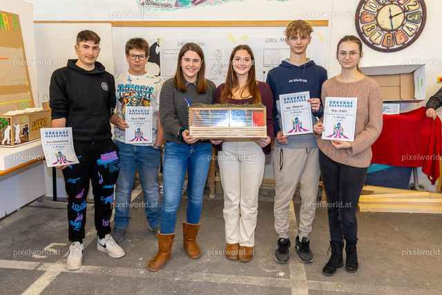 Hackathon - Tag 2 | Bildershop von pixelworld.at - Realisiert mit Pictrs.com