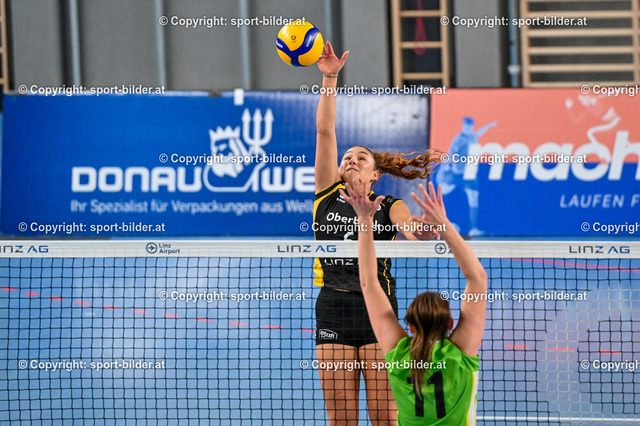 AUT, AVL, Steelvolleys Linz Steg vs PSV Volleyballgemeinschaft Salzburg | 06.01.2024, Sporthauptschule Kleinmuenchen, AUT, AVL, Steelvolleys Linz Steg vs PSV Volleyballgemeinschaft Salzburg, im Bild Fabienne Mehlem (Linz) vs Patricia Maros (Salzburg)


// AVL, Austrian Volley League Match between Steelvolleys Linz Steg vs PSV Volleyballgemeinschaft Salzburg in Linz, Austria on 2023/01/06