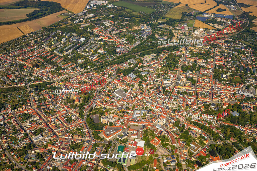 Neue Luftbildaufnahme der Stadt Apolda - Das Luftbild wurde 2025 vom UL-Flugzeug heraus erstellt ( keine Drohnenaufnahme ) - Hochauflösende Luftaufnahme - für Wandbilder und großformatige Ausdrucke geeignet. Das besondere Geschenk!Hier alle&nbsp;Infos zur Lizenzierung der LuftaufnahmeWir fliegen auch dieses Jahr wieder in Ihre Region um Luftbilder zu erstellen.- Luftbild anfragen