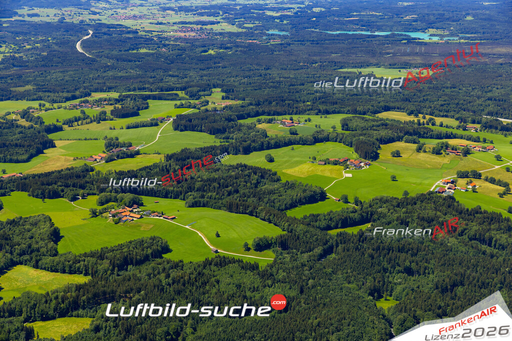 Die Luftaufnahme Wammetsberg - Eurasburg wurde 2022 vom Flugzeug aus (keine Drohne) erstellt. Hohe Auflösung -für große Poster und Wandbilder geeignet - Garantiert!
