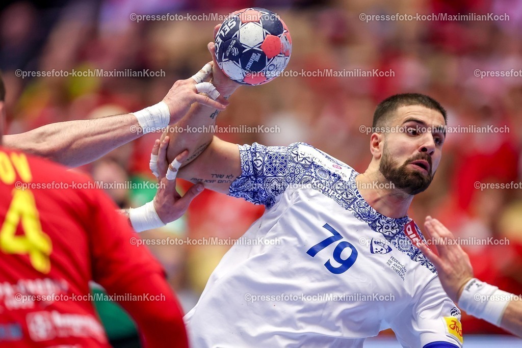 EHF18012601131 | 18.01.2026, Handball, Men's EHF EURO 2026, Portugal - Nordmazedonien, Jyske Bank Boxen in Herning, Dänemark, Preliminary Round:  David Savrevski (North Macedonia #79) 