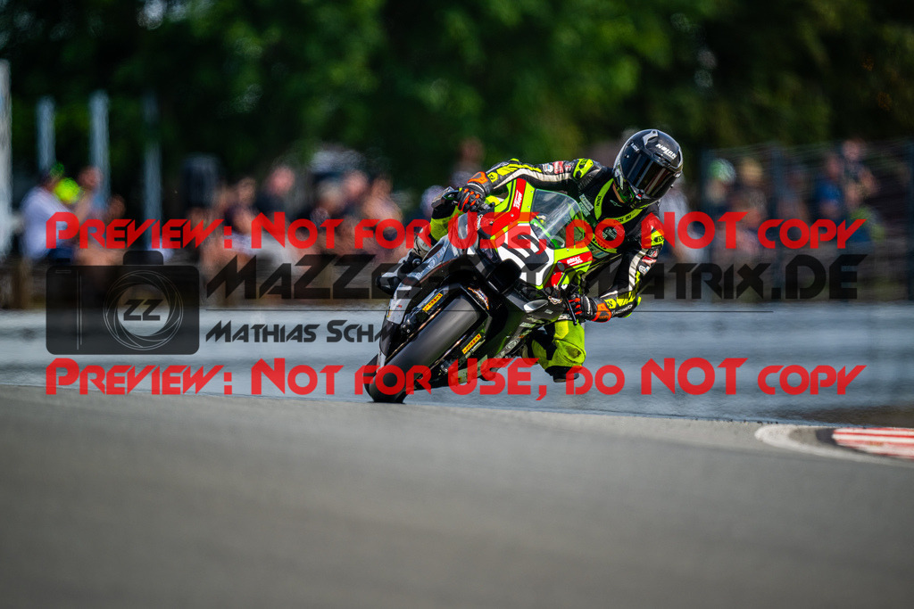 MaZZes_FotoMatrix_240726_6007705_4611 | STK