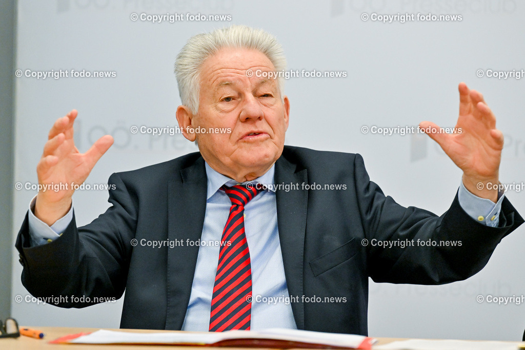 Pressekonferenz ProOriente_ Die Veränderung der Epoche-Herausforderung für die Christen_ 09.03.2023-33 | 09.03.2023, Presseclub Linz, AUT, Pressekonferenz Pro Oriente, Die Veraenderung der Epoche-Herausforderung fuer die Christen, im Bild LH a.D. Josef Puehringer (Vorsitzender von PRO ORIENTE Sektion Linz)