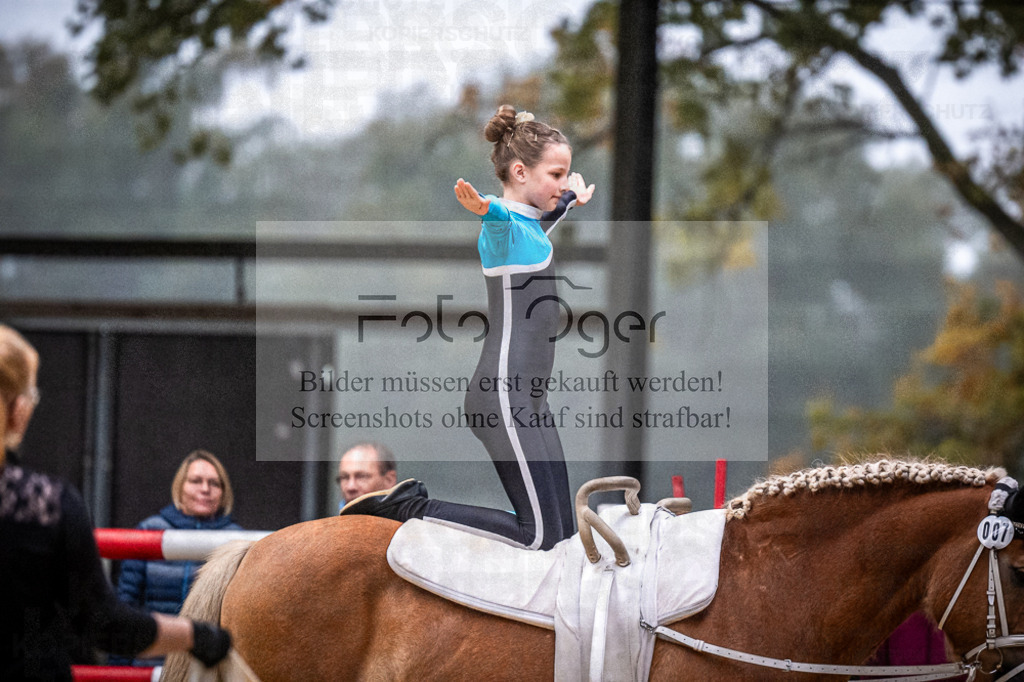 DOS_0147 | Entdecke hochwertige Reitturnierfotos von Foto Oger. Professionell, emotional und authentisch – jetzt Lieblingsmomente im Shop bestellen.Deutschlandweite Turnierfotografie. - Realisiert mit Pictrs.com