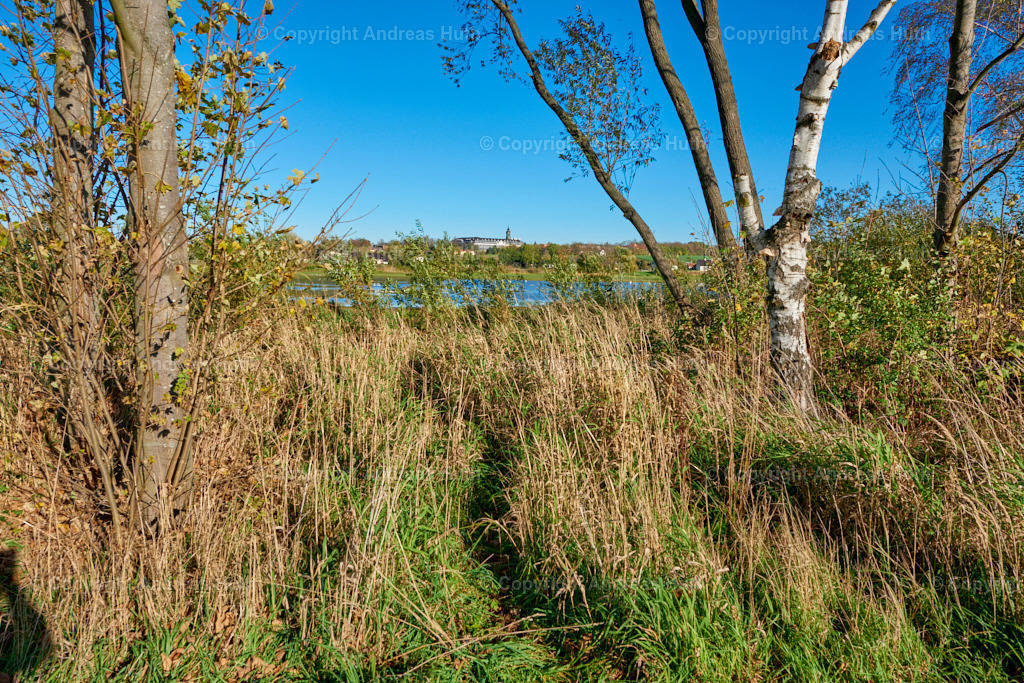 Schloss Hubertusburg vom Döllnitzsee aus 02 | Bedeutsame Landschaften Deutschlands - Realisiert mit Pictrs.com