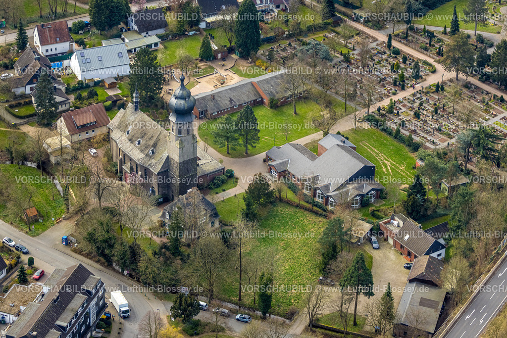 Duisburg240302569 | Luftbild, Sankt Hubertus Kirche und Pfarrheim, katholischer Kindergarten Sankt Hubertus, katholischer Friedhof Sankt Hubertus am Rahmer Bach, Rahm, Duisburg, Ruhrgebiet, Nordrhein-Westfalen, Deutschland, Duisburg-S