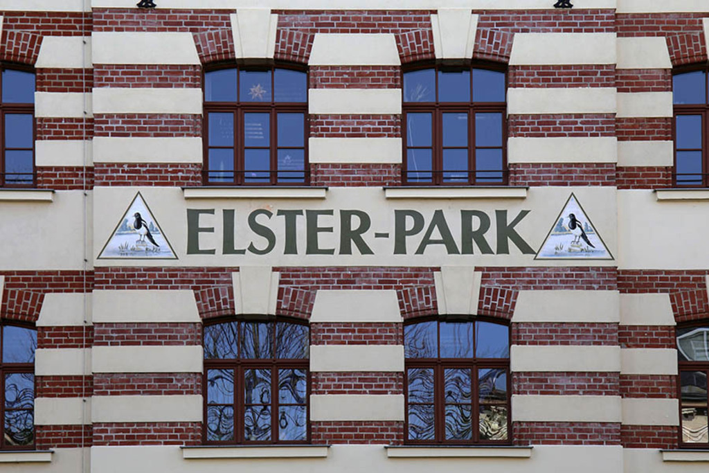 Buntgarnwerke - Elster-Park | Entdecke über 20 Kategorien Leipzig-Motive: Foto-Downloads, hochwertige Poster, Leinwand- & Fine-Art-Prints. Jetzt Lieblingsfoto im Bildlexikon Leipzig Shop bestellen!