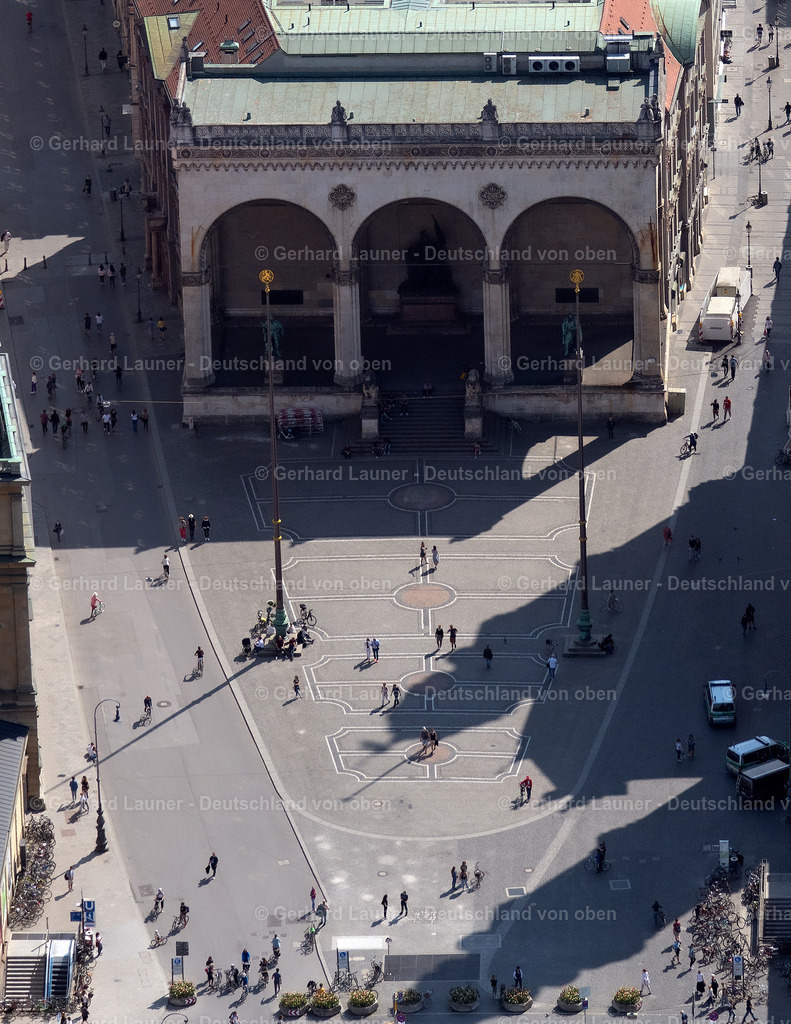 4024942A | Feldherrnhalle, Odeonsplatz, München