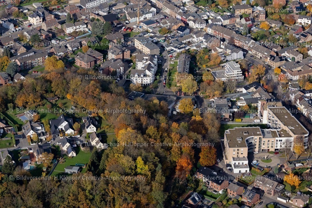 Luftbilder Weisweiler-7207 | Luftbildfotografie Ortsansicht der Straßen und Häuser der Wohngebiete in Weisweiler im Bundesland Nordrhein-Westfalen, Deutsch - Realisiert mit Pictrs.com